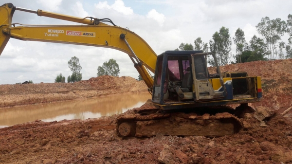 ขายด่วน แม็คโคร KOBELCO SK200MART II สภาพพร้อมใช้งาน เครื่องเดิมปั้มเดิม รถพร้อมใช้งาน เอกสารสัญญาซื้อขาย สนใจสอบถาม 093-0764943  - 088-3223272