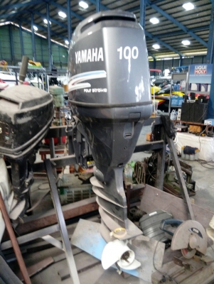 ขายเครื่องเรือ Yamaha 4 จังหวะ F100 หาง 25 นิ้ว ขายเครื่องเรือ Yamaha 4 จังหวะ F100 หาง 25 นิ้ว