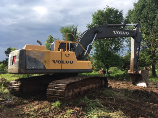 ขายด่วน แม็คโคร VOLVO EC210BLC รถปี2011 สภาพสวยพร้อมใช้งาน เครื่องปั้มดีเยี่ยม ไฟฟ้าสมบูรณ์ ภายในสวย แอร์เย็น ช่วงล่างเต็ม แอร์เย็น เอกสารใบแจ้งจำหน่าย สนใจโทรสอบถาม 093-0764943 ~~ 088-3223272 ขายด่วน แม็คโคร VOLVO EC210BLC รถปี2011 สภาพสวยพร้อมใช้งาน เครื่องปั้มดีเยี่ยม ไฟฟ้าสมบูรณ์ ภายในสวย แอร์เย็น ช่วงล่างเต็ม แอร์เย็น เอกสารใบแจ้งจำหน่าย สนใจโทรสอบถาม 093-0764943 ~~ 088-3223272