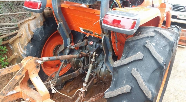 ขายนางฟ้า4708พร้อมใช้งานรถปี55ราคา350000ต่อรองได้เอกสารเล่มพร้อมมีหางสามตราช้างยางหน้าใหม่ยางหลังได้อีกหลายปีเครื่องดีไฮโดลิคไว เกียรไม่หอน ไม่ไกลส่งฟรีครับ 0828472388