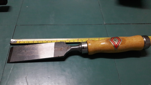 ขายสิ่วตราตาใหม่เก่าเก็บขนาด 1 1/2นิ้ว MADE IN GERMANY.สวยงาม