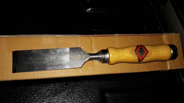 ขายสิ่วตราตาใหม่เก่าเก็บขนาด 1 1/2นิ้ว MADE IN GERMANY.สวยงาม