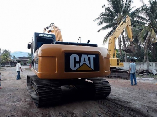 รถแบคโฮ CAT 320D กระบอกดำ สเปคญี่ปุ่น ใช้งาน 10,xxx ชั่วโมง เ รถแบคโฮ CAT 320D กระบอกดำ สเปคญี่ปุ่น ใช้งาน 10,xxx ชั่วโมง เ