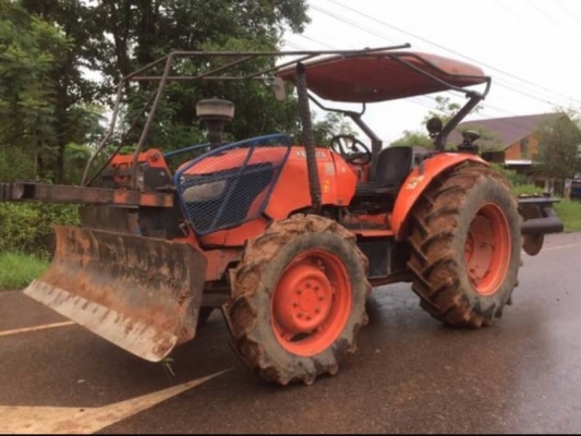ขาย 375,000 บาท KUBOTA M7040 ปี 54 เครื่องดี เกียร์ดี (ใบมีดหน้า -หาง 7 ) ระบไฮโดรลิก หางไม่ตก สภาพพร้อมทำงาน เอกสารเล่มทะเบียน  รถอยู่ จ.นครพนม โทร&amp;ไอดีไลน์ 0610710295