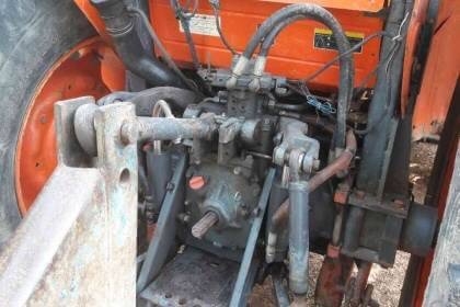 ขาย 375,000 บาท KUBOTA M7040 ปี 54 เครื่องดี เกียร์ดี (ใบมีดหน้า -หาง 7 ) ระบไฮโดรลิก หางไม่ตก สภาพพร้อมทำงาน เอกสารเล่มทะเบียน  รถอยู่ จ.นครพนม โทร&amp;ไอดีไลน์ 0610710295