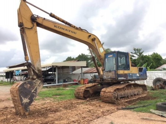 ขาย 315,000 บาท KOMATSU PC200-3  เครื่อง 6HE1-95 แรง ปั้มของ 200-5 แรง โช่ใหม่ 1 ข้าง เอวแน่น เอกสารชื่อขาย  รถอยู่ จ.ร้อยเอ็ด โทร&amp;ไอดีไลน์ 0610710295