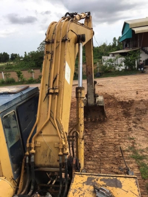 ขาย 315,000 บาท KOMATSU PC200-3  เครื่อง 6HE1-95 แรง ปั้มของ 200-5 แรง โช่ใหม่ 1 ข้าง เอวแน่น เอกสารชื่อขาย  รถอยู่ จ.ร้อยเอ็ด โทร&amp;ไอดีไลน์ 0610710295