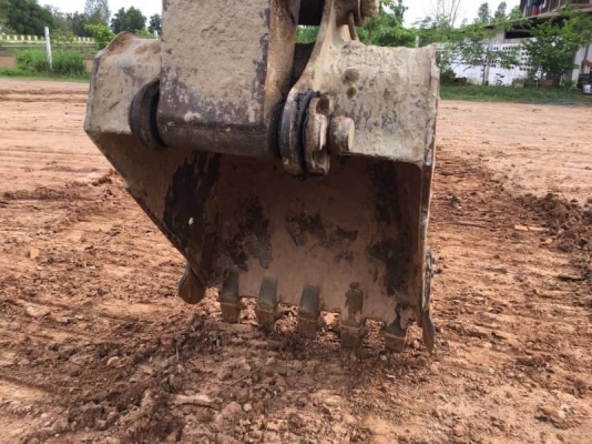 ขาย 315,000 บาท KOMATSU PC200-3  เครื่อง 6HE1-95 แรง ปั้มของ 200-5 แรง โช่ใหม่ 1 ข้าง เอวแน่น เอกสารชื่อขาย  รถอยู่ จ.ร้อยเอ็ด โทร&amp;ไอดีไลน์ 0610710295