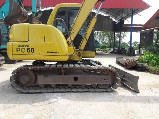 ขายKOMATSU  PC60-7  เก่าญี่ปุ่นแท้  สภาพสวย  มีผานหน้า  แทรคเหล็กหุ้มยาง  5,XXX  ชัาวโมง  ลองระบบกันได้ทุกวัน  โทร  089-3818694  ดวงนภา