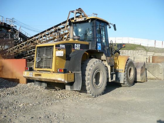 รถตักล้อยาง CAT 938 F