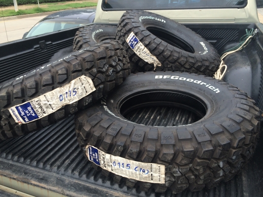 หน้าแคบ BF Goodrich Mud-Terrain KM2 235 85 16