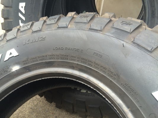 หน้าแคบ BF Goodrich Mud-Terrain KM2 235 85 16