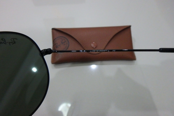 แว่นกันแดด RAYBAN กรอบดำ สีดำ RB3025 AVIATOR LARGE METAL L2823 58#14 135/3N ของแท้ สภาพใหม่ มีกล่อง ส่งฟรี