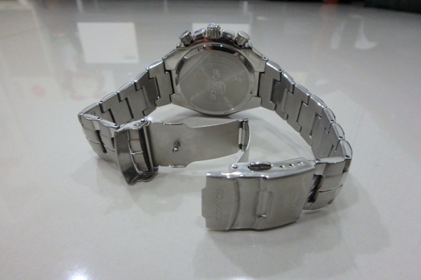 ลดราคา-นาฬิกา Casio Edifice Chronograph รุ่น EF-554SP-1AVDF สภาพใหม่มาก ส่งฟรี