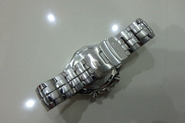 ลดราคา-นาฬิกา Casio Edifice Chronograph รุ่น EF-554SP-1AVDF สภาพใหม่มาก ส่งฟรี