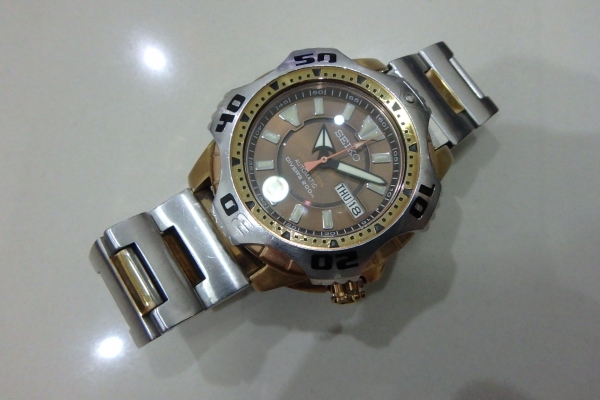 นาฬิกา Seiko Auto ระบบออโต้ ชาย รุ่น Divers 200M Limited Edition เดินปกติ ส่งฟรี