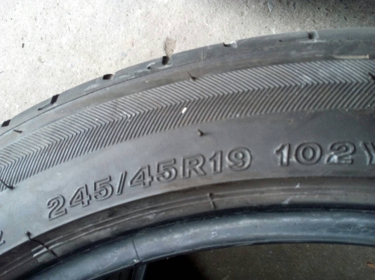 245/45R19  BRIDGESTONE POTENZA S-001 MADE IN POLAND ปี15 มี 2  เส้น  tel. 081-427-3941