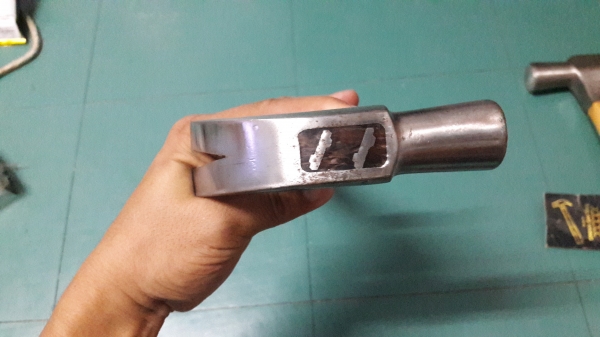 ขายค้อนเก่าSTANLEY 16oz. Made in England.ด้ามไม้ มือสองสภาพดี