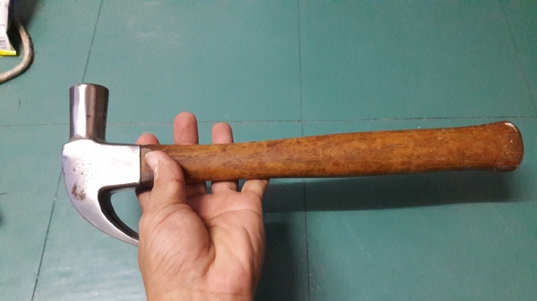 ขายค้อนเก่าSTANLEY 16oz. Made in England.ด้ามไม้ มือสองสภาพดี