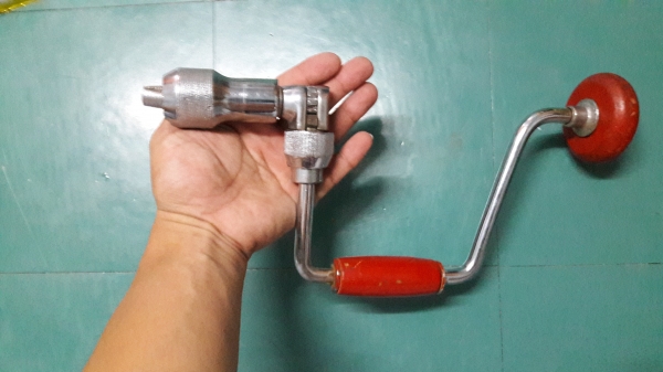 ขายสว่านข้อเสืองานเก่ารัสเซีย Made in Russia.ใหม่เก่าเก็บมือจับเป็นไม้