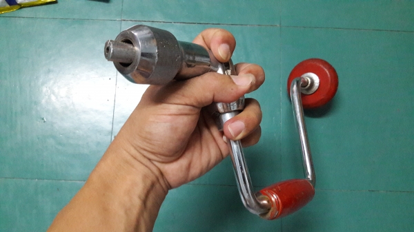 ขายสว่านข้อเสืองานเก่ารัสเซีย Made in Russia.ใหม่เก่าเก็บมือจับเป็นไม้