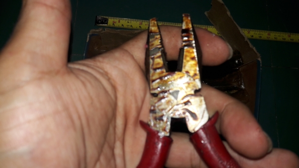 ขายคีมปากจิ้งจกตราเพชรงานเก่าชุด6ตัวมีคราบจารบีติดตามรูป