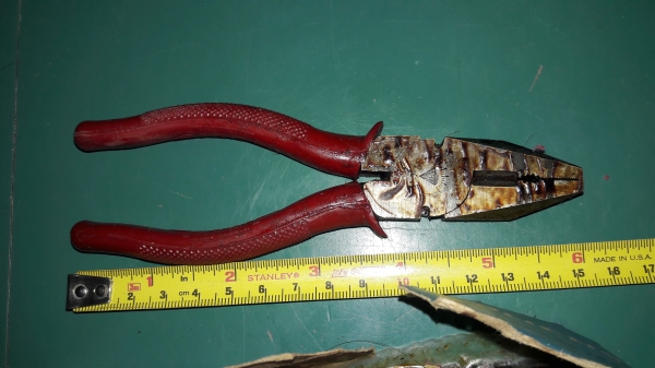 ขายคีมปากจิ้งจกตราเพชรงานเก่าชุด6ตัวมีคราบจารบีติดตามรูป