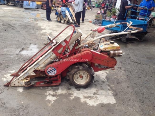 พิเศษราคา14,000 บาท รถเกี่ยวข้าวเดินตาม KUBOTA รุ่น HE30A รหัสสินค้า 50103019 ติดต่อ 081-8283376  www.nihonmono.com