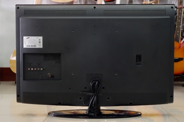 LCD TV Samsung 32 นิ้ว รุ่น LA32E420E2R มือสอง สภาพดี มีรีโมท