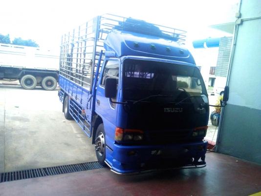 รถอีซูซู 6 ล้อ ( ไม่ดั้ม ) NPR 130 แรงม้า. ปี 45. สนใจติดต่อ 081 - 6079515
