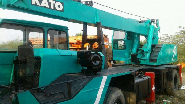 ขายรถเครน 6 ล้อ KATO พร้อมใช้งาน 11 ตัน บูมยื่นได้ 18 เมตร