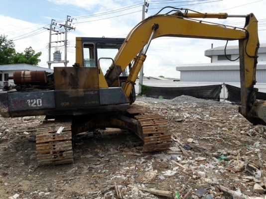 KOMATSU PC100-3