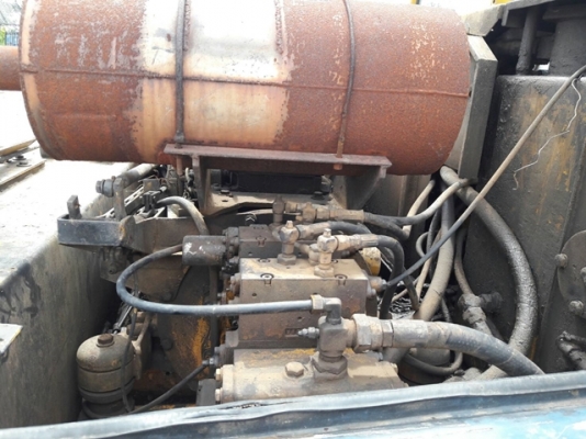 KOMATSU PC100-3