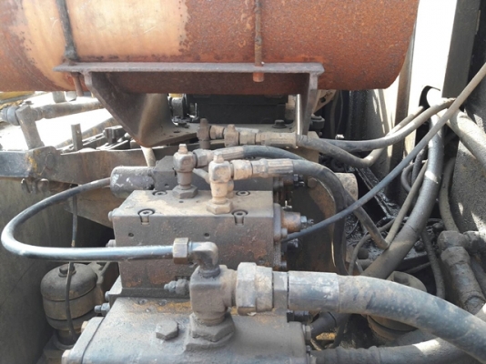 KOMATSU PC100-3