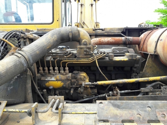 KOMATSU PC100-3