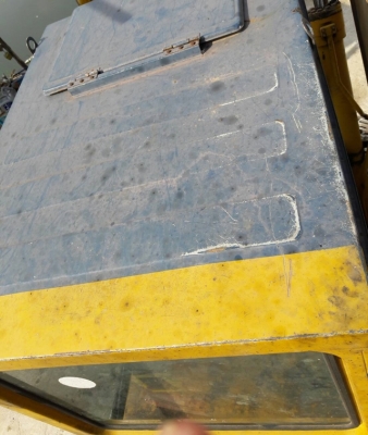 KOMATSU PC100-3