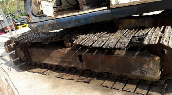 KOMATSU PC100-3