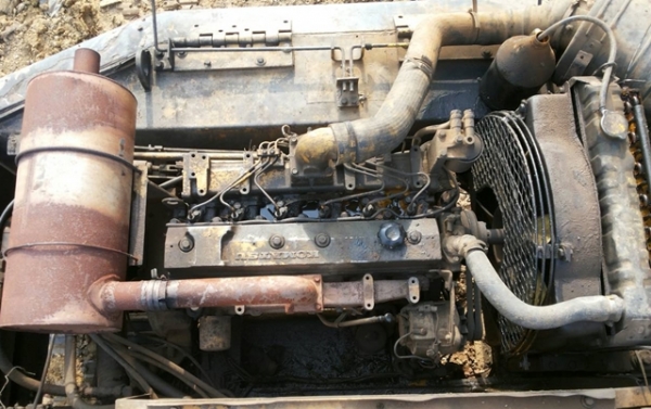 KOMATSU PC100-3