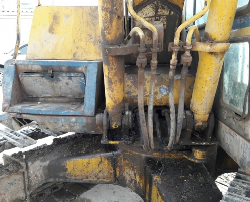 KOMATSU PC100-3