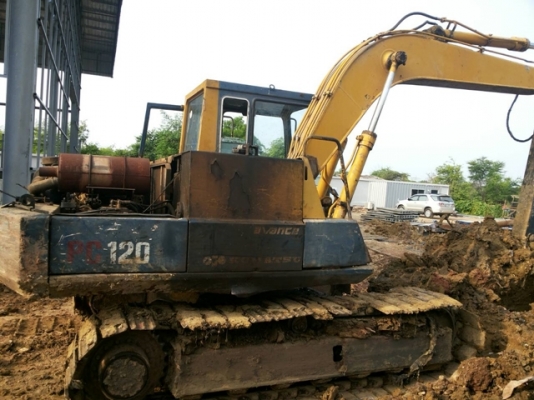 KOMATSU PC100-3