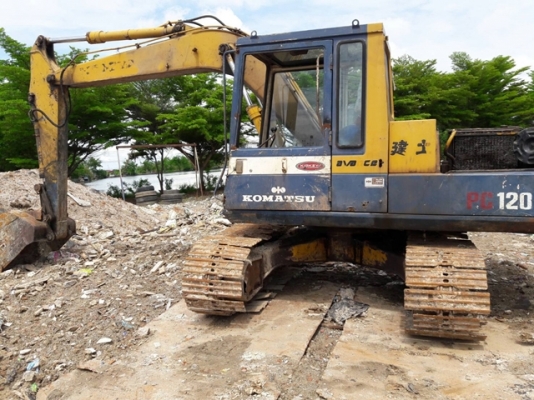 KOMATSU PC100-3