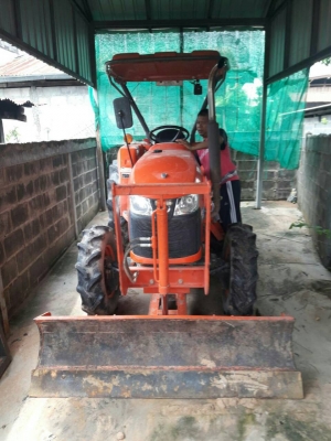 รถไถ 36 แรงปี  55 อุปกร 5 อย่าง   ซ. ม  600  นิด ฯฯ  ป้ายแดง มือเดียว   ราคาเบาฯฯ  330000   บาท  ดุรถที จ.ร้อยเอ็ด คับ   098 668-3479  094 283-9369 สิทธิ์
