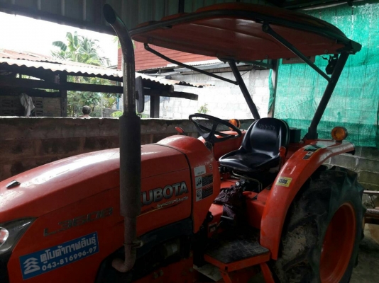 รถไถ 36 แรงปี  55 อุปกร 5 อย่าง   ซ. ม  600  นิด ฯฯ  ป้ายแดง มือเดียว   ราคาเบาฯฯ  330000   บาท  ดุรถที จ.ร้อยเอ็ด คับ   098 668-3479  094 283-9369 สิทธิ์