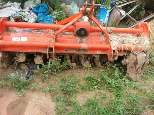 รถไถ 36 แรงปี  55 อุปกร 5 อย่าง   ซ. ม  600  นิด ฯฯ  ป้ายแดง มือเดียว   ราคาเบาฯฯ  330000   บาท  ดุรถที จ.ร้อยเอ็ด คับ   098 668-3479  094 283-9369 สิทธิ์