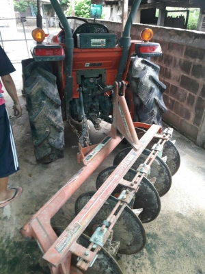 รถไถ 36 แรงปี  55 อุปกร 5 อย่าง   ซ. ม  600  นิด ฯฯ  ป้ายแดง มือเดียว   ราคาเบาฯฯ  330000   บาท  ดุรถที จ.ร้อยเอ็ด คับ   098 668-3479  094 283-9369 สิทธิ์