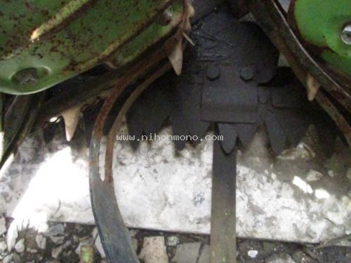 ราคาพิเศษ19,000 บาท!! รถเกี่ยวข้าวถเดินตาม รุ่น : BZ600A รหัสสินค้า : 14001922  www.nihonmono.com