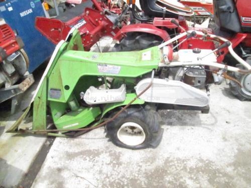 ราคาพิเศษ19,000 บาท!! รถเกี่ยวข้าวถเดินตาม รุ่น : BZ600A รหัสสินค้า : 14001922  www.nihonmono.com