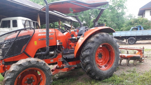 ขายรถไถ Kubota M6040 สภาพดีสวยๆๆพร้อมใช้ครับ รุ่นนี้ถือว่าคุ้มมากกับราคานี้ครับ มีอุปกรณ์พร้อม2 ชิ้นมี ใบมีดดันดิน และผานพรวนมาให้ครับ ใครมองหาคูโบต้า M6040 รับรองไม่เสียใจครับกับราคานี้ ขายรถไถ Kubota M6040 สภาพดีสวยๆๆพร้อมใช้ครับ รุ่นนี้ถือว่าคุ้มมากกับราคานี้ครับ มีอุปกรณ์พร้อม2 ชิ้นมี ใบมีดดันดิน และผานพรวนมาให้ครับ ใครมองหาคูโบต้า M6040 รับรองไม่เสียใจครับกับราคานี้