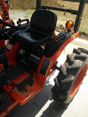 ขายรถแทรกเตอร์เล็กเอนกประสงค์ Kubota B2440 ใบมีดคานบน สภาพสวยเครื่องดีเกียร์ดี