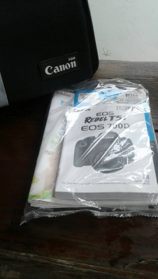 cannonสภาพไหม่ รุ่นEOS700D เลนส์ 18-135mm ประกันยังเหลืออิก2ปีกว่า cannonสภาพไหม่ รุ่นEOS700D เลนส์ 18-135mm ประกันยังเหลืออิก2ปีกว่า